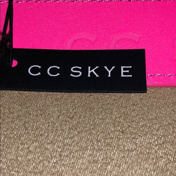 💗NWT Hot Pink Wide CC SKYE Leather Cuff Bracelet - Picture 3 of 8